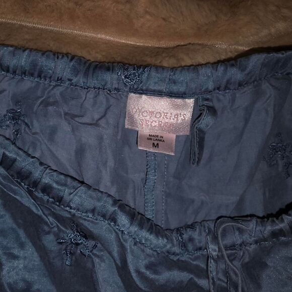 Victoria's Secret Women's Navy and Blue Shorts - Picture 1 of 4